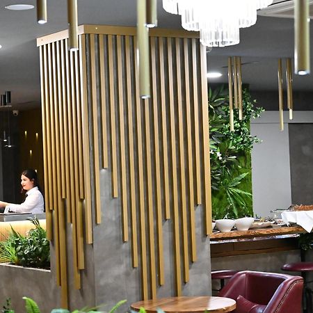 Ap Hotel Boutique Vlore Luaran gambar