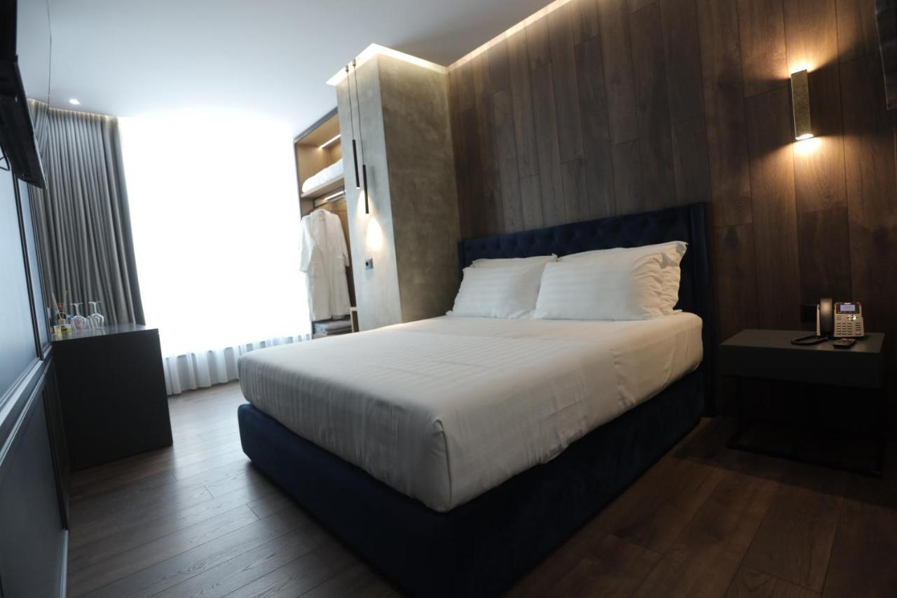 Ap Hotel Boutique Vlore Luaran gambar