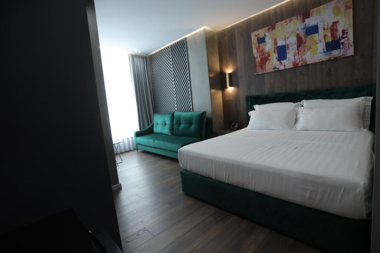 Ap Hotel Boutique Vlore Luaran gambar
