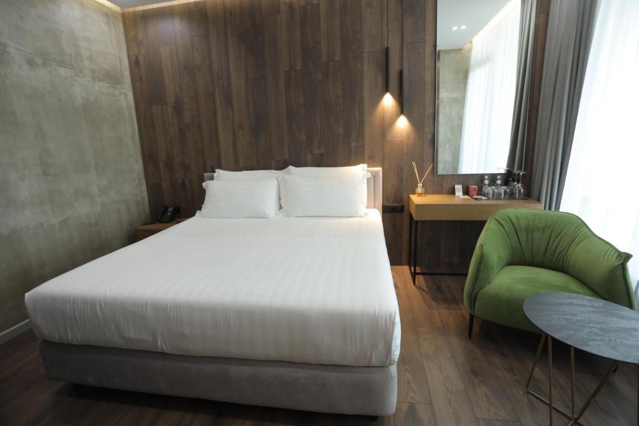 Ap Hotel Boutique Vlore Luaran gambar