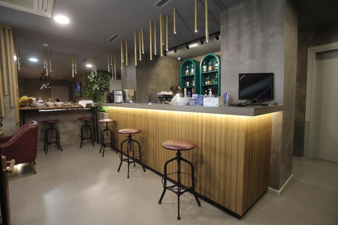 Ap Hotel Boutique Vlore Luaran gambar
