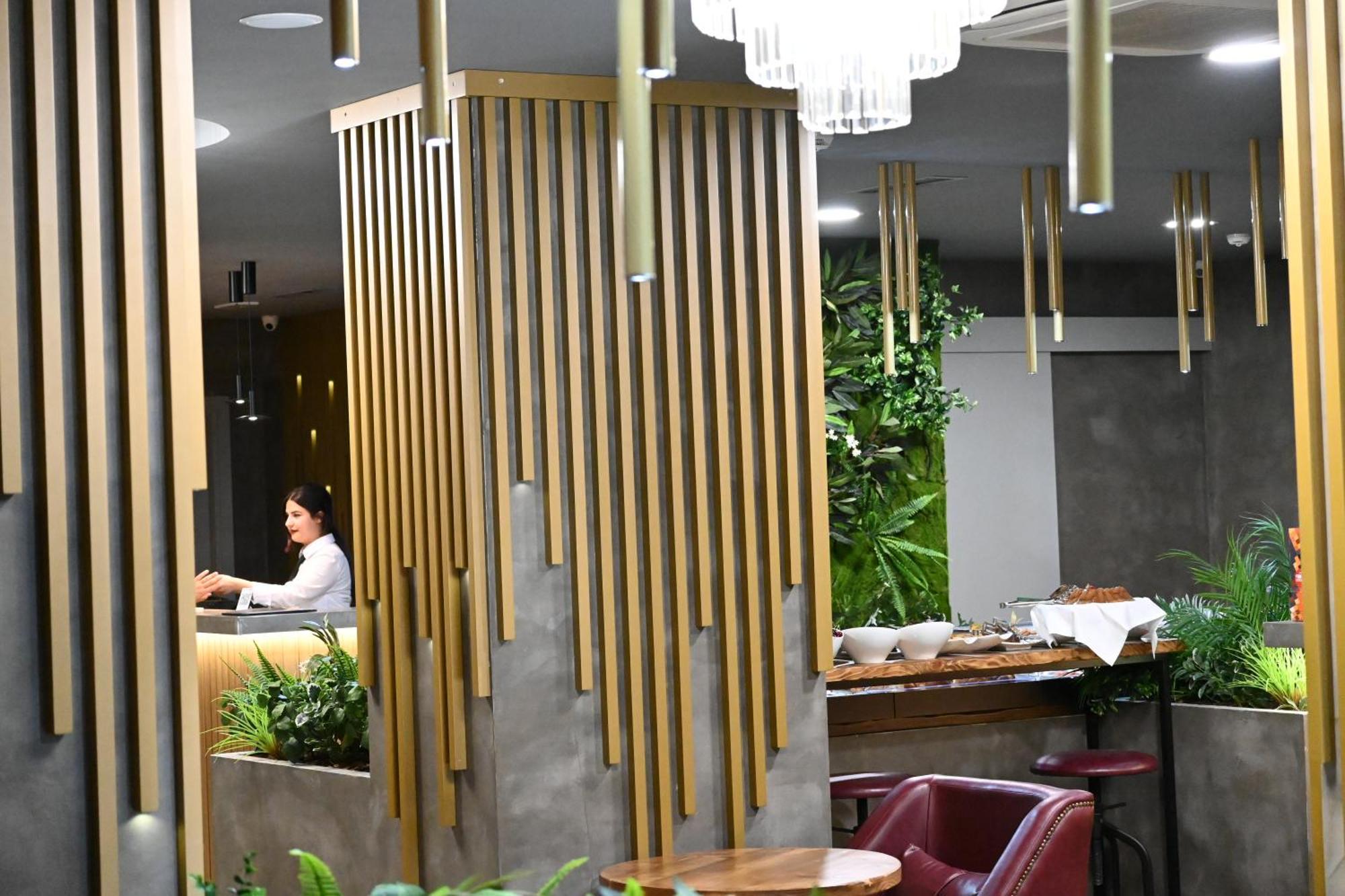 Ap Hotel Boutique Vlore Luaran gambar