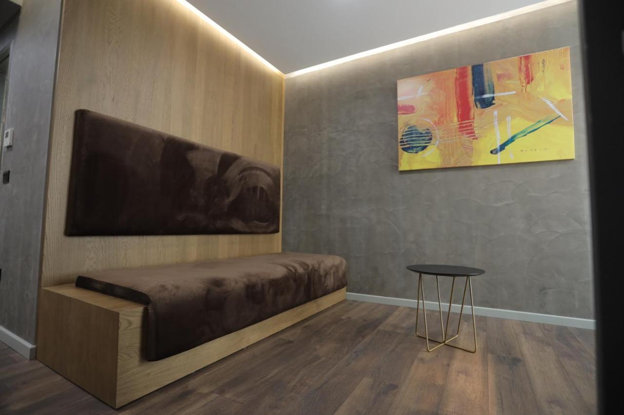 Ap Hotel Boutique Vlore Luaran gambar