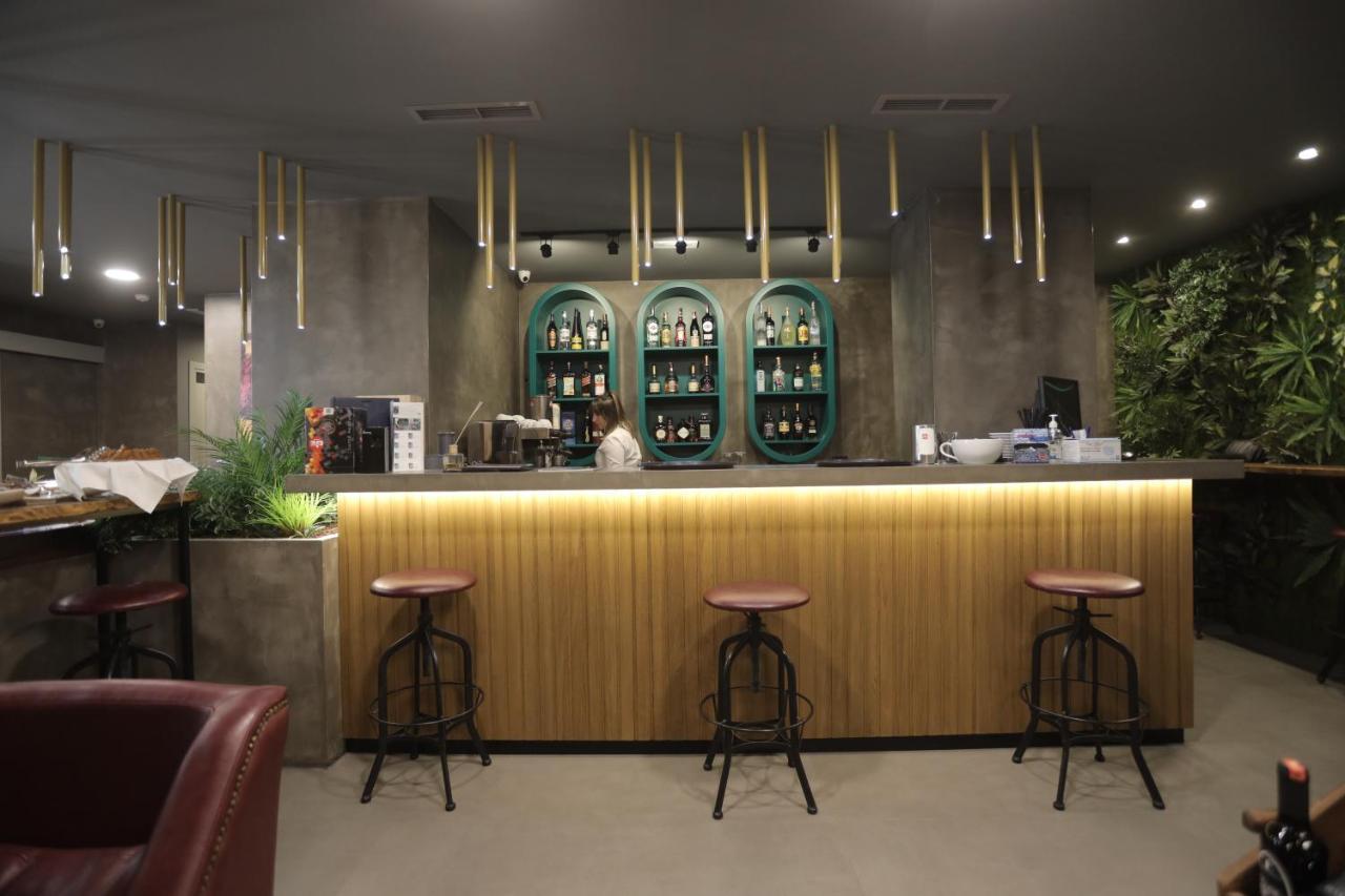 Ap Hotel Boutique Vlore Luaran gambar