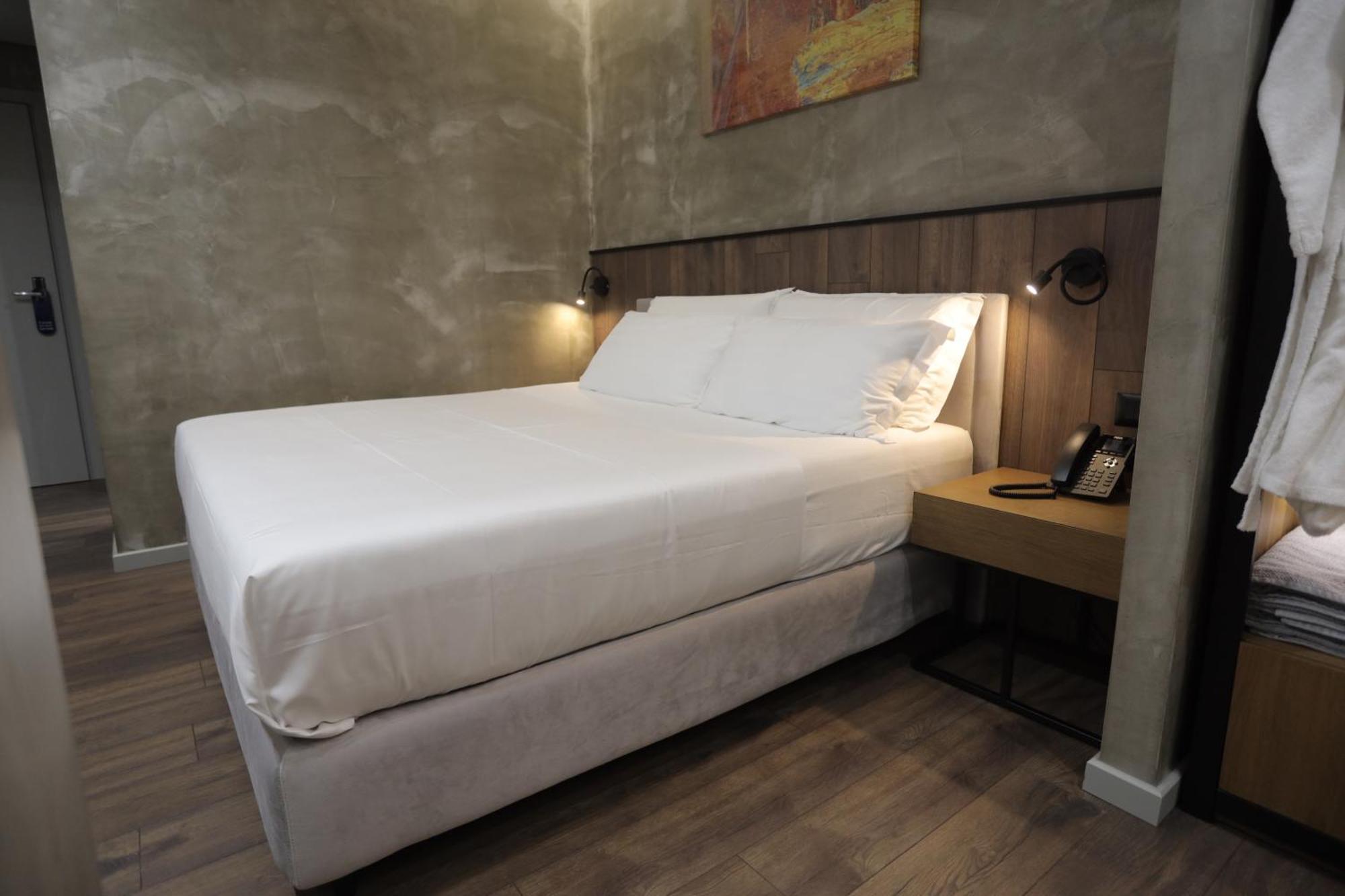 Ap Hotel Boutique Vlore Luaran gambar